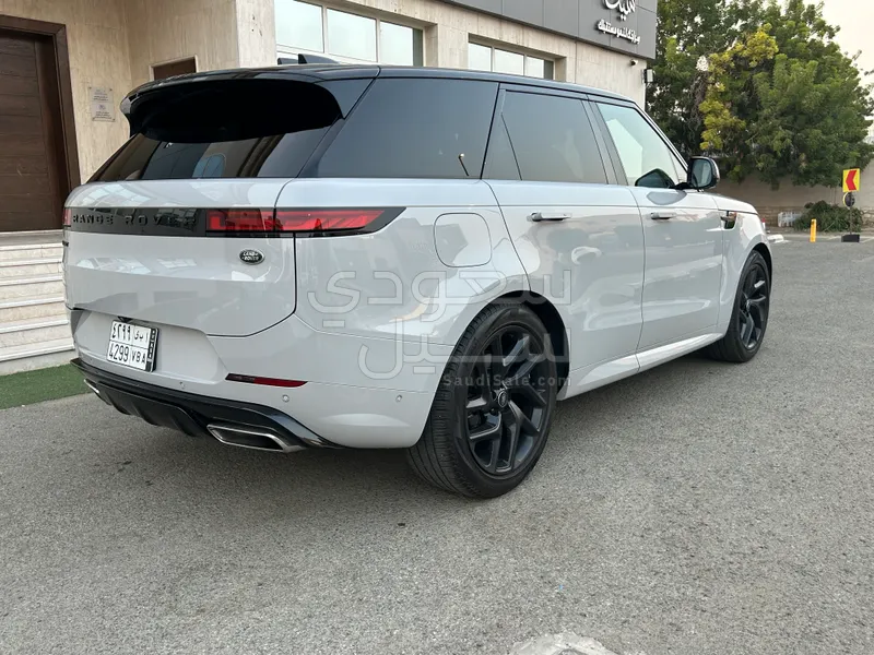 2023 لاند روفر رينج روفر سبورت اس اي