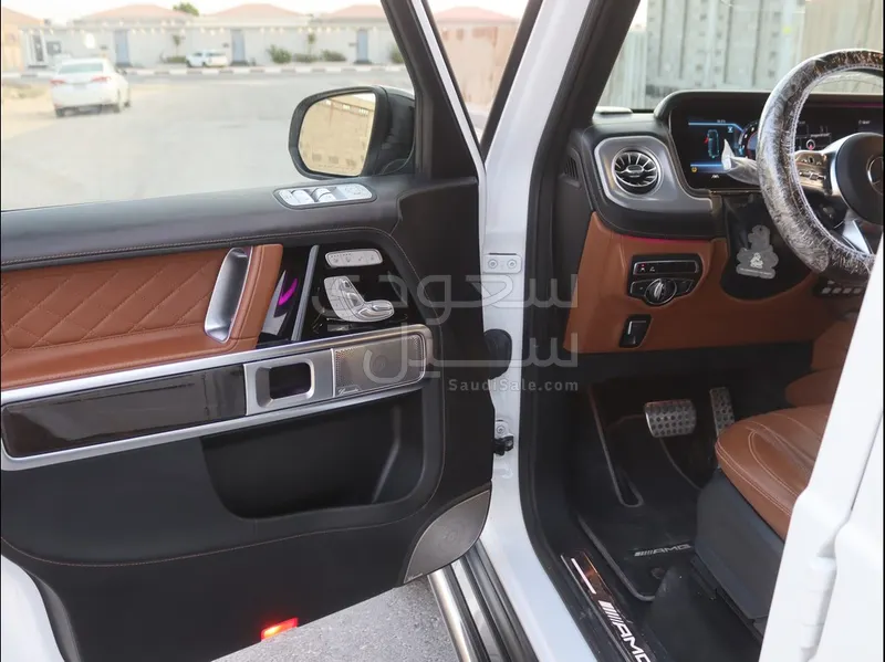 2024 مرسيدس - بنز جي 63 أي إم جي