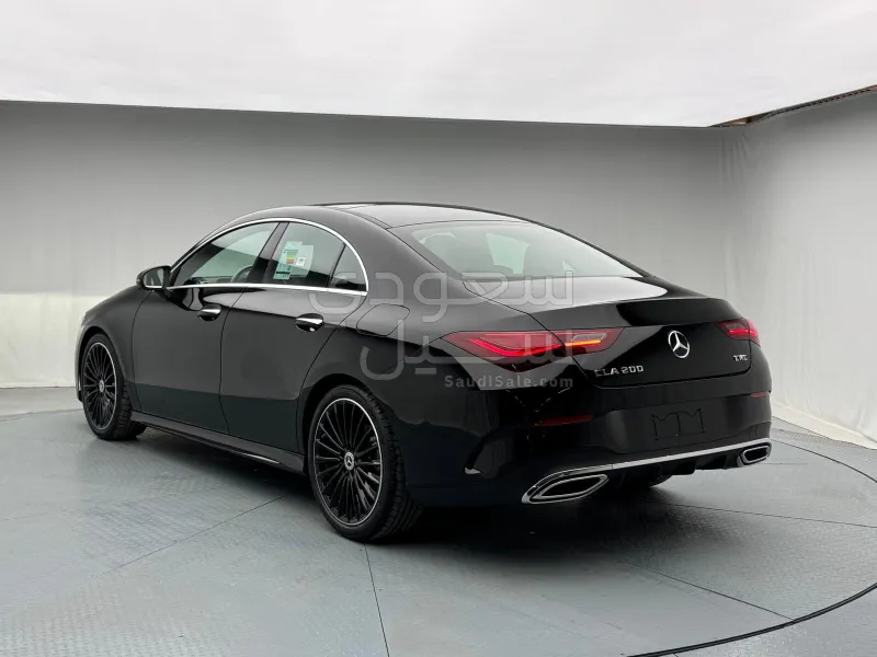 2025 مرسيدس - بنز سي إل أي 200