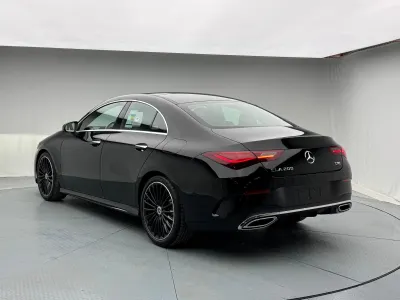 2025 مرسيدس - بنز سي إل أي 200