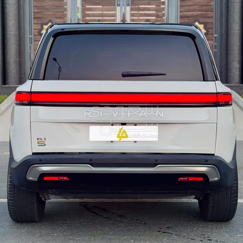 2023 ريفيان أر 1 إس