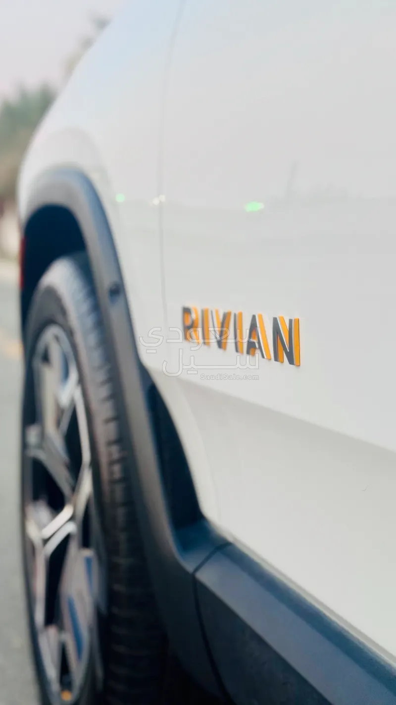 2023 ريفيان أر 1 إس