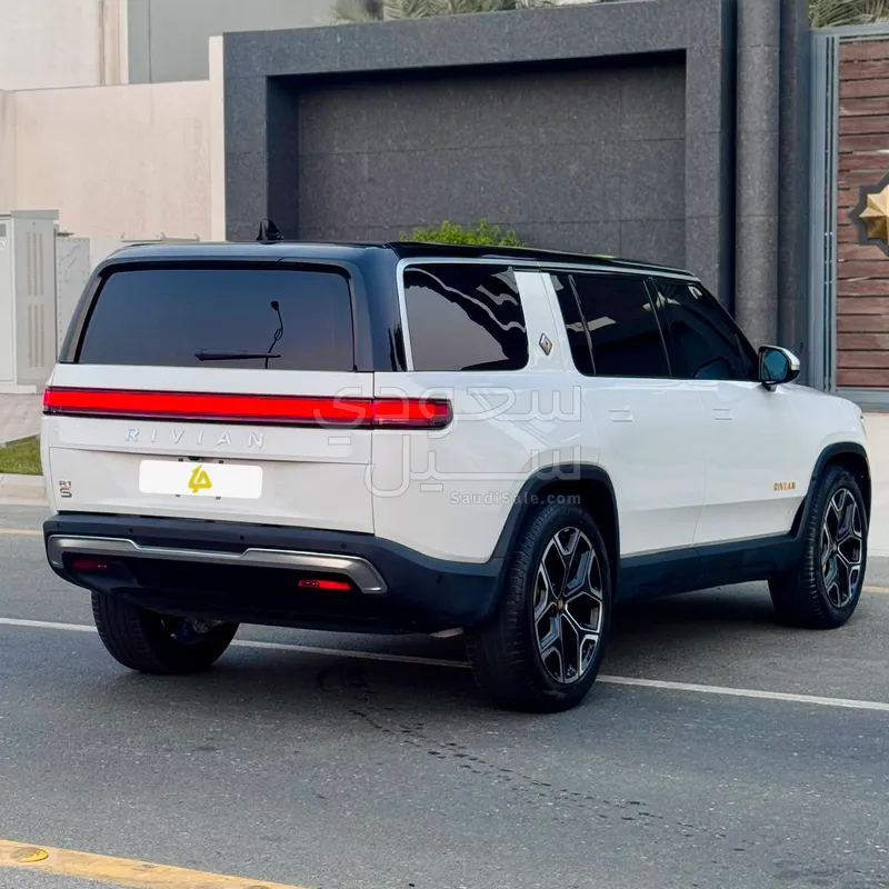 2023 ريفيان أر 1 إس