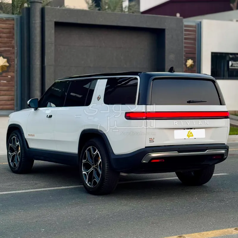 2023 ريفيان أر 1 إس