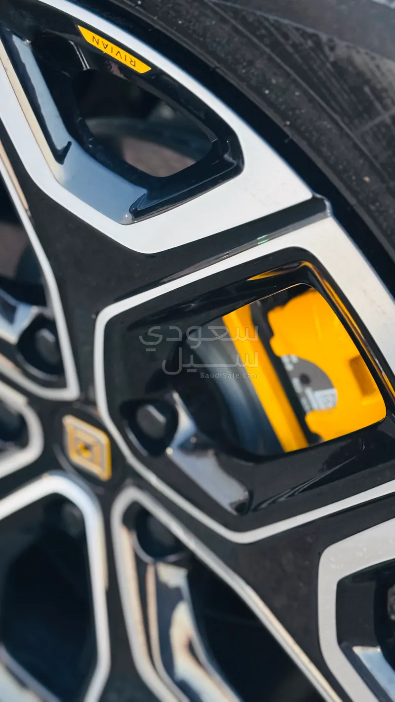 2023 ريفيان أر 1 إس