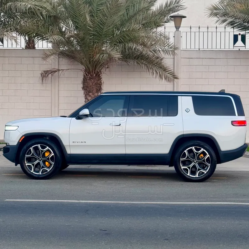 2023 ريفيان أر 1 إس