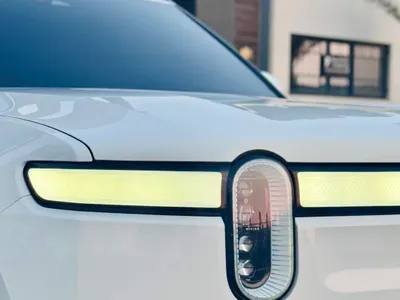 2023 ريفيان أر 1 إس