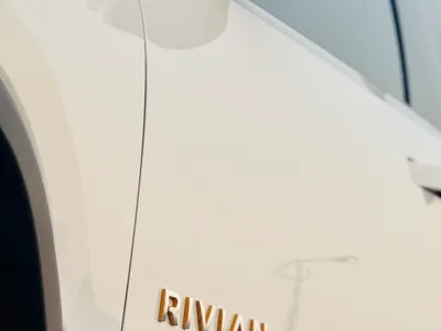 2023 ريفيان أر 1 إس