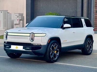 2023 ريفيان أر 1 إس