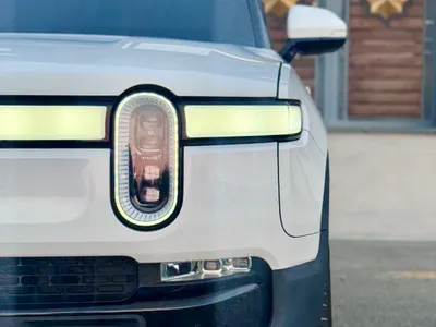 2023 ريفيان أر 1 إس