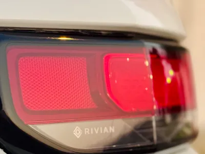 2023 ريفيان أر 1 إس