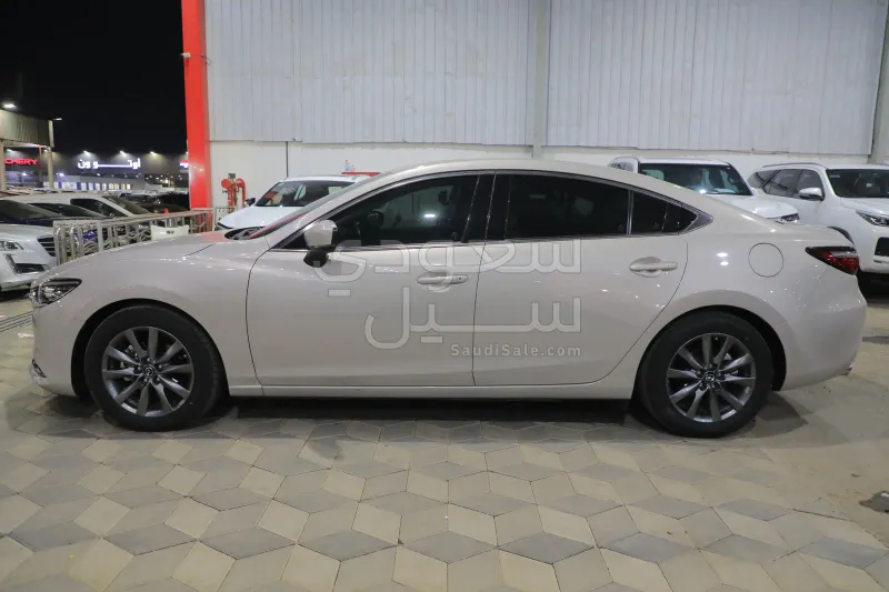 2025 مازدا مازدا 6