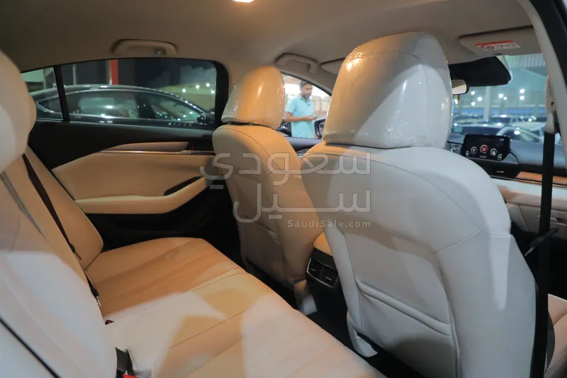 2025 مازدا مازدا 6