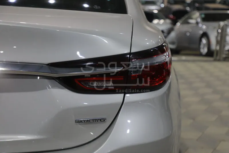 2025 مازدا مازدا 6