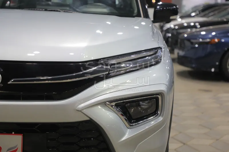 2025 تويوتا اوربان كروزر جي ال اكس