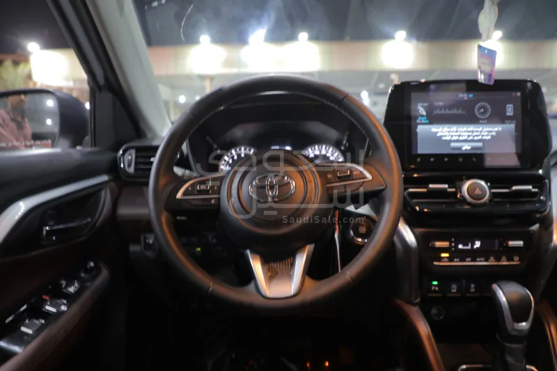 2025 تويوتا اوربان كروزر جي ال اكس