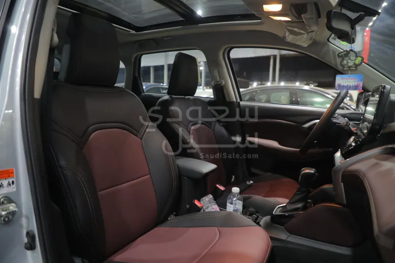 2025 تويوتا اوربان كروزر جي ال اكس