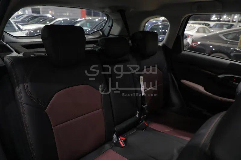 2025 تويوتا اوربان كروزر جي ال اكس