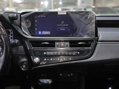 2023 لكزس إي إس 350