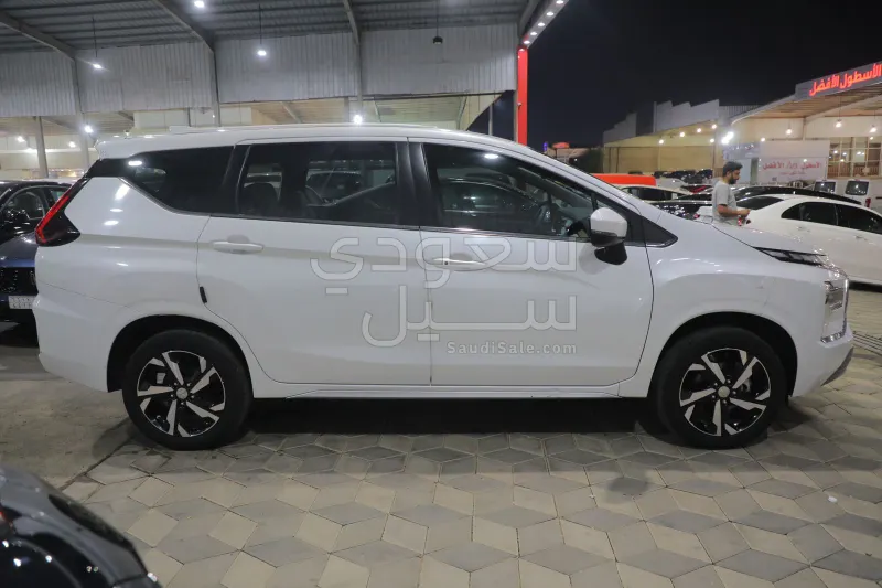 2024 متسوبيشي اكسباندر كروس