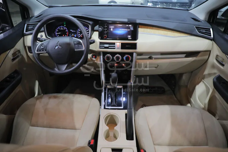 2024 متسوبيشي اكسباندر كروس