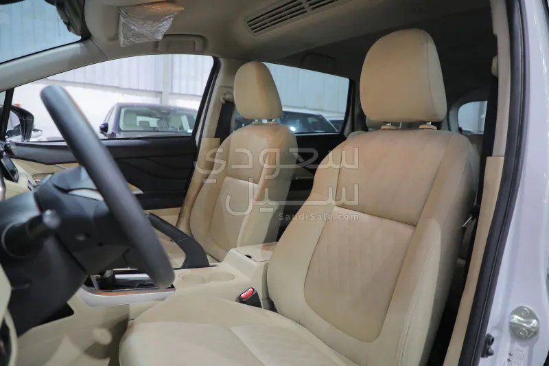 2024 متسوبيشي اكسباندر كروس