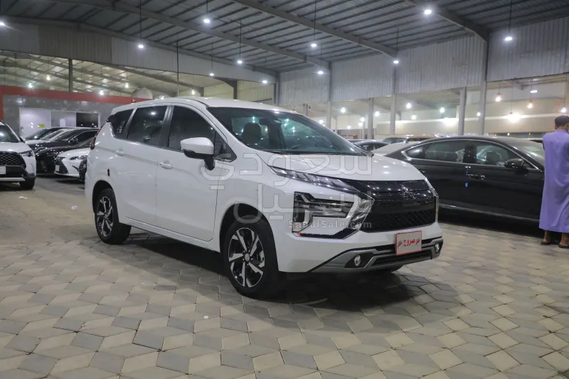 2024 متسوبيشي اكسباندر كروس