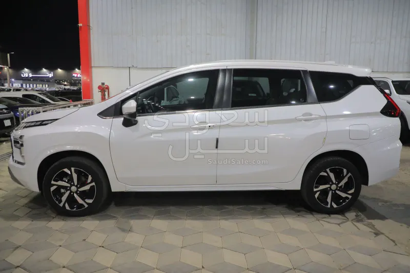 2024 متسوبيشي اكسباندر كروس