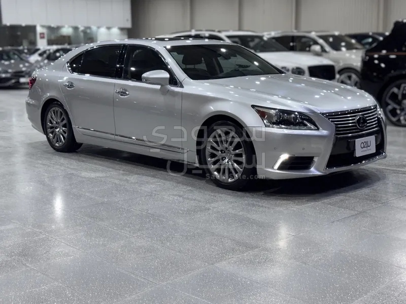 2013 لكزس إل إس 460 إل