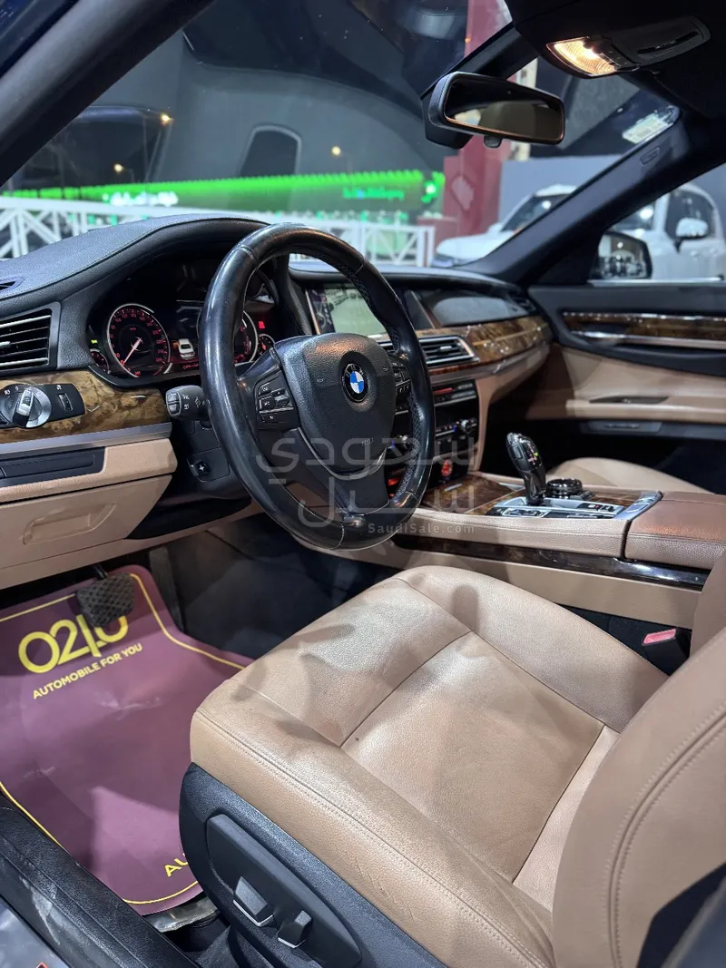 2014 بي ام دبليو الفئة السابعة 730 أي