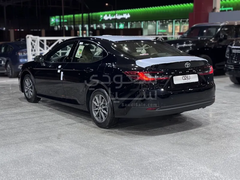 2025 تويوتا كامري