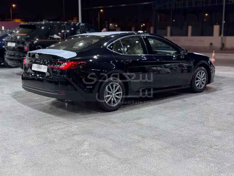 2025 تويوتا كامري