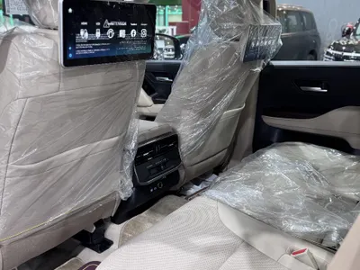 2025 تويوتا لاند كروزر جي اكس ار