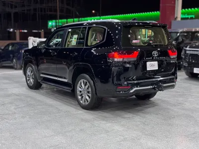 2025 تويوتا لاند كروزر جي اكس ار