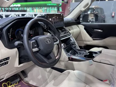 2025 تويوتا لاند كروزر جي اكس ار