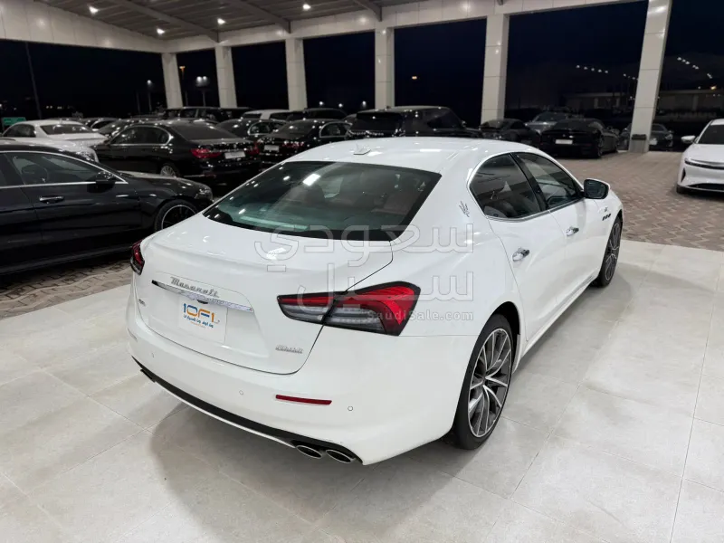 2022 مازيراتي جيبلي جي تي