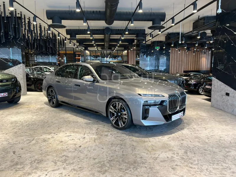 2026 بي ام دبليو الفئة السابعة 735أي