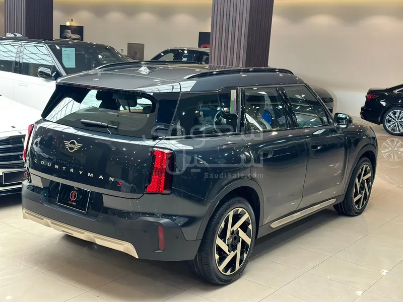 2024 ميني كونتري مان اس