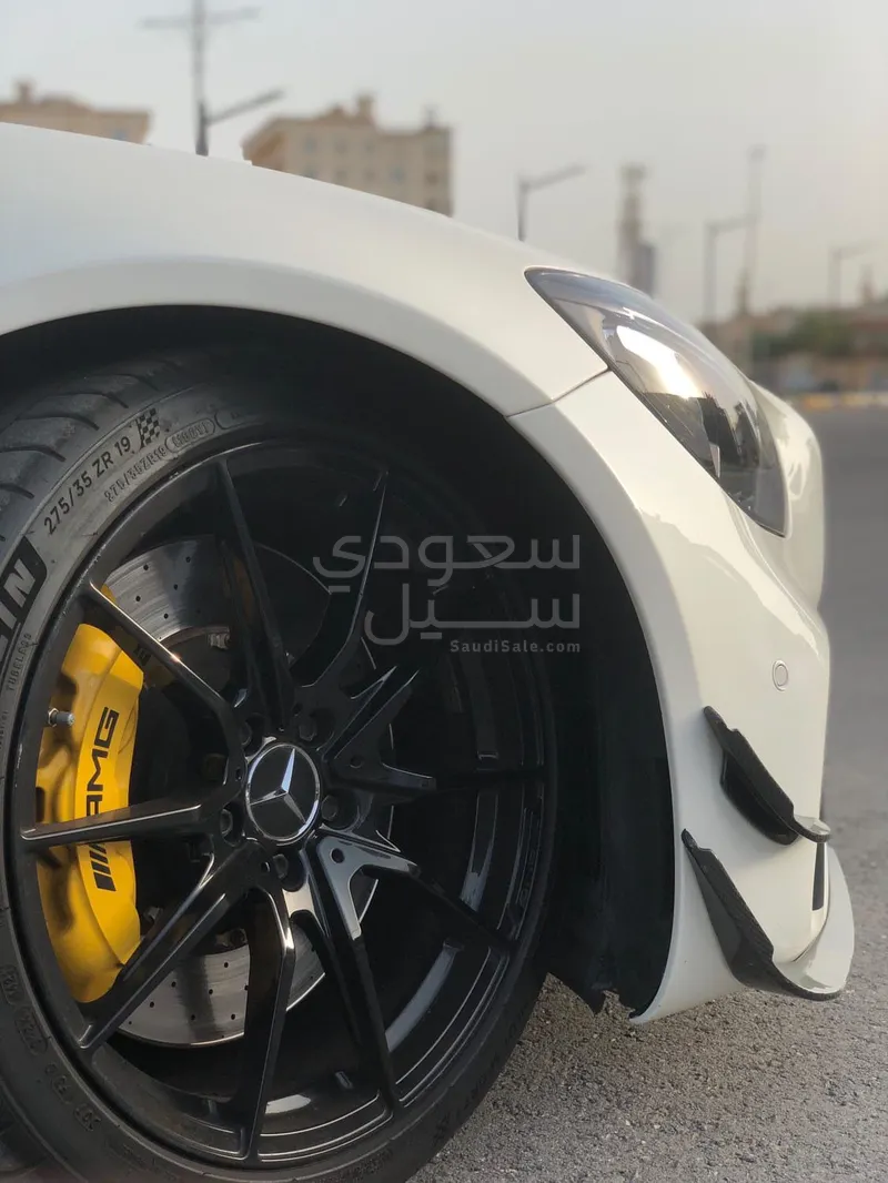 2018 مرسيدس - بنز جي تي أر أي إم جي