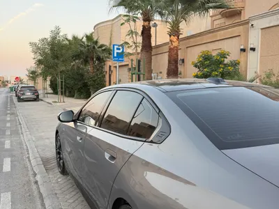 2025 بي ام دبليو الفئة الخامسة 520 أي إم كت