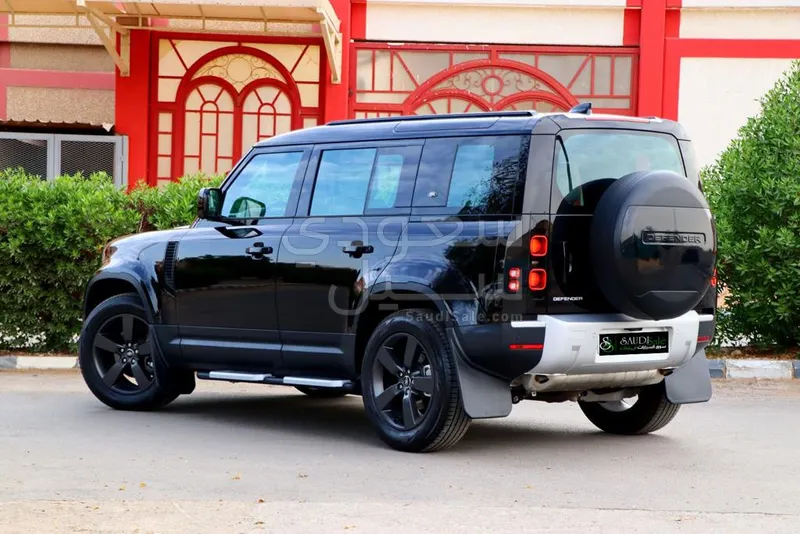 2023 لاند روفر ديفيندر 110