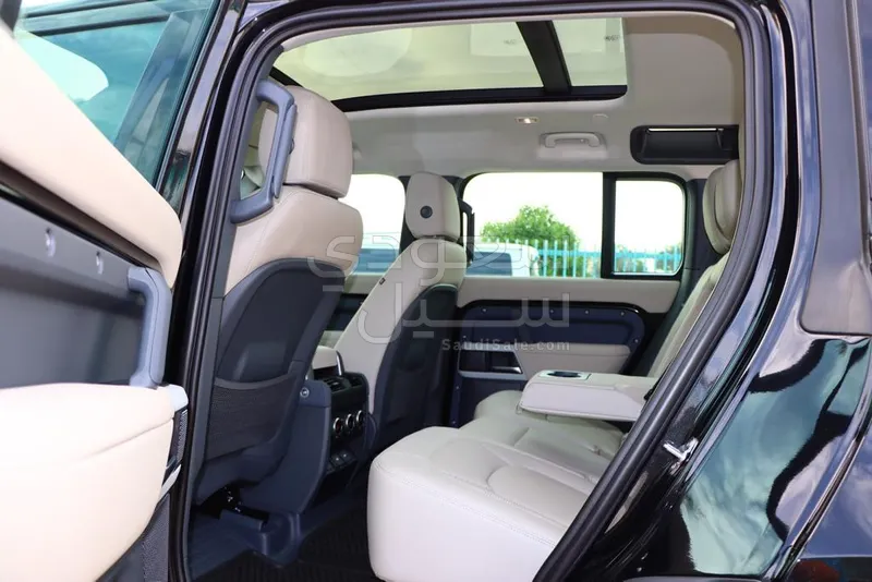 2023 لاند روفر ديفيندر 110