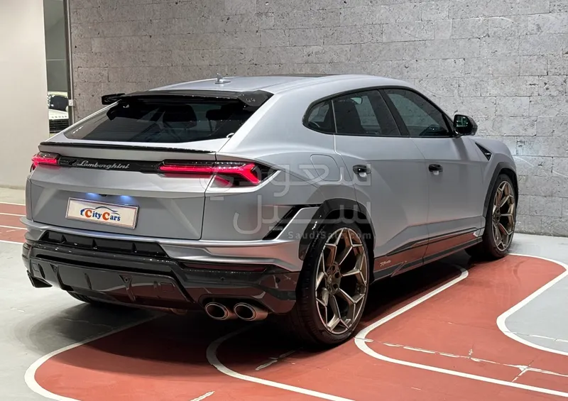 2023 لمبرجيني اوروس اس