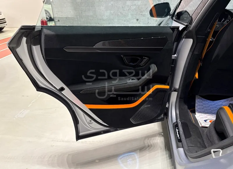 2023 لمبرجيني اوروس اس