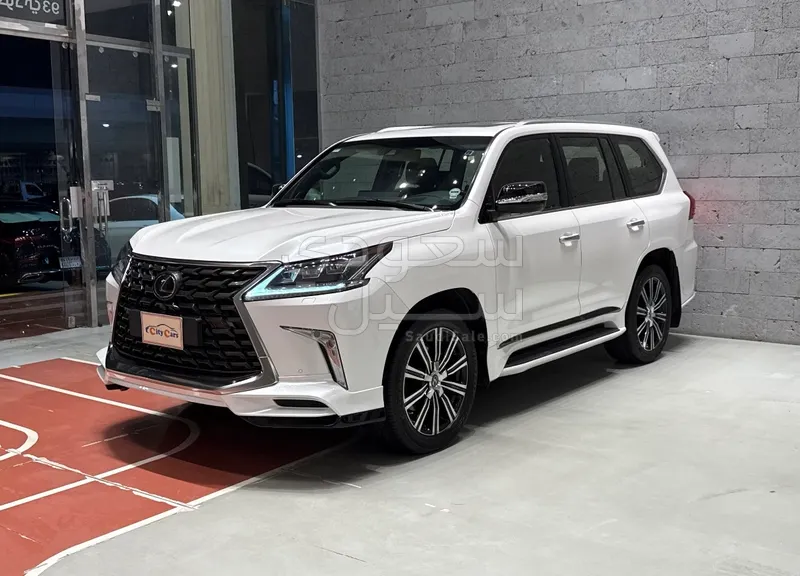 2021 لكزس إل إكس 570