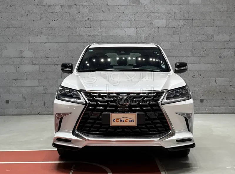 2021 لكزس إل إكس 570