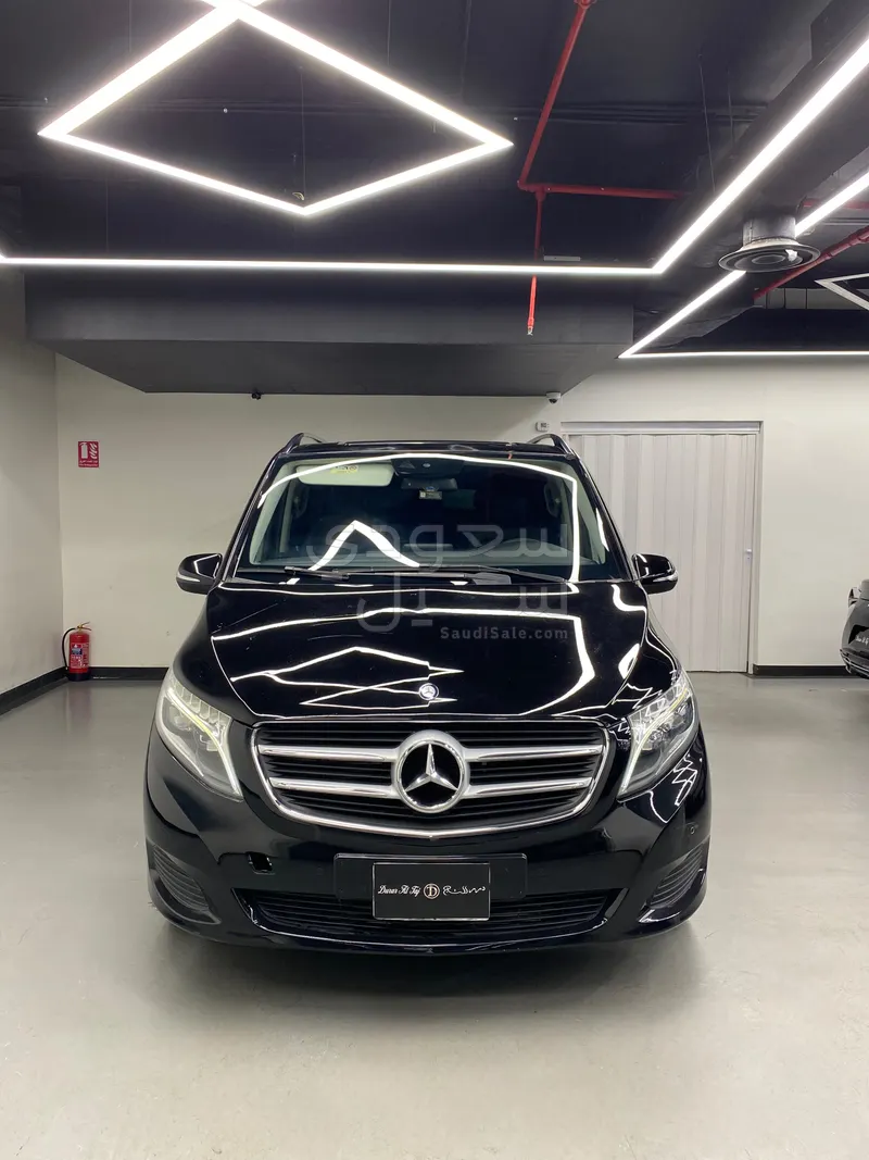 2015 مرسيدس - بنز في 220