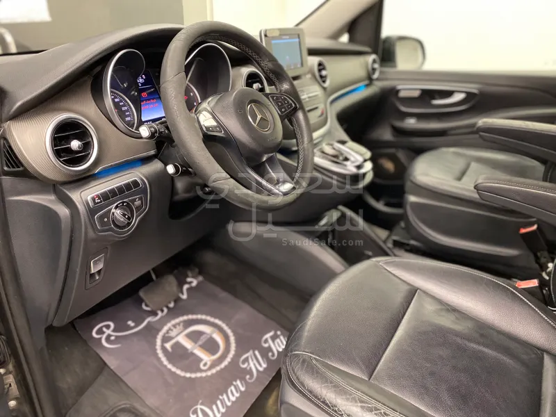 2015 مرسيدس - بنز في 220