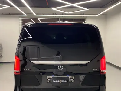 2015 مرسيدس - بنز في 220