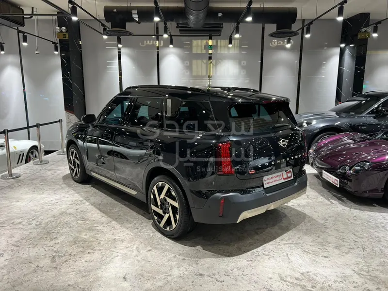 2024 ميني كونتري مان اس